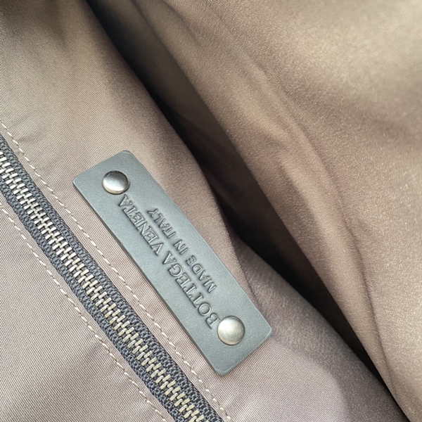 ボッテガヴェネタバッグ角部分ディテール